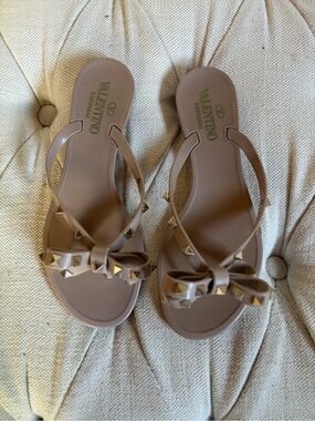 Valentino Garavani Rockstud Rubber Sandals